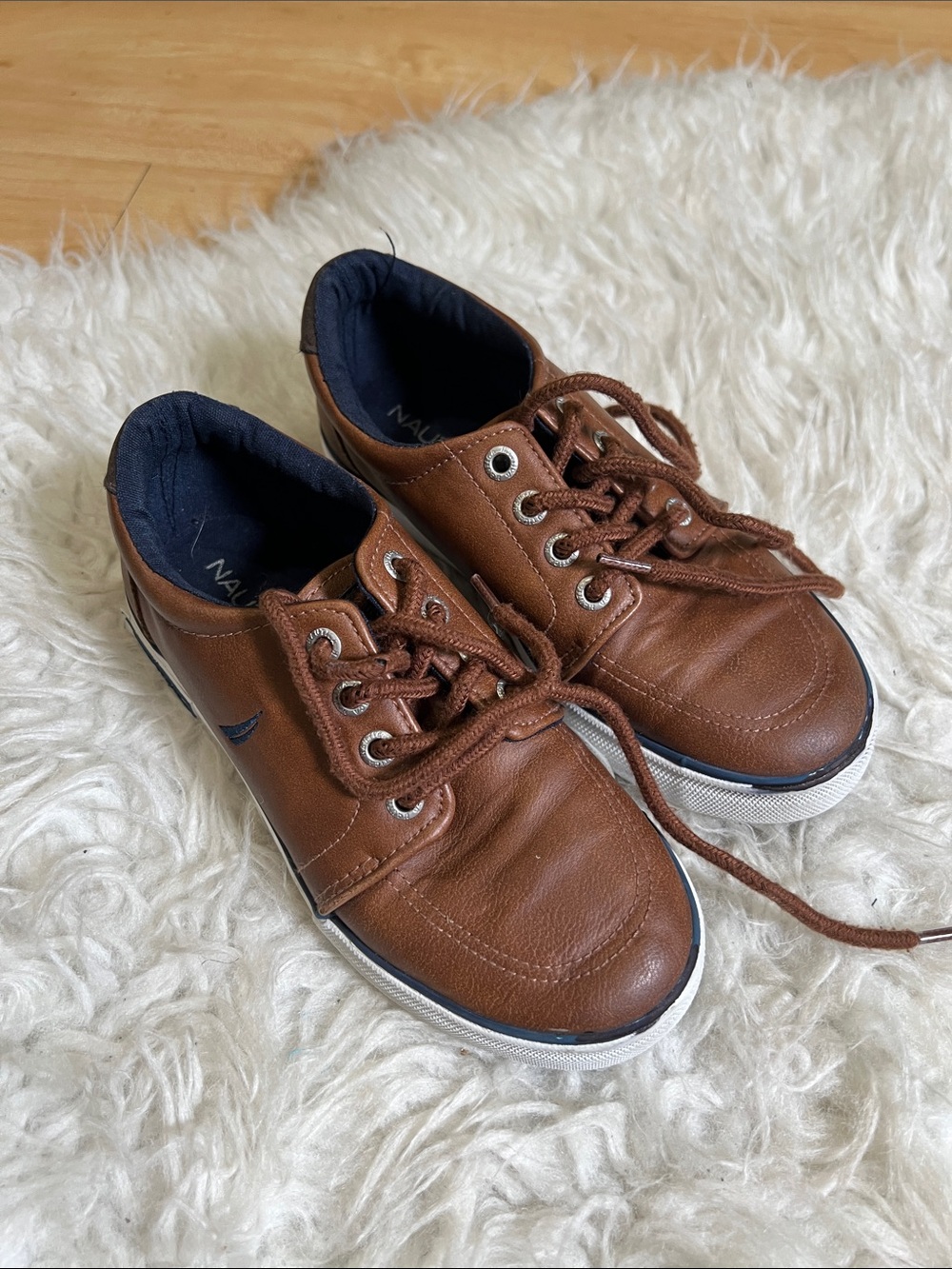 Nautica Brown Leather Low-Top Sneakers with Navy Lining brown